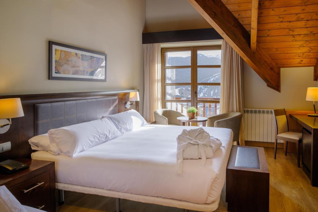 Snoe Aragon Hills Hotel Formigal Exterior foto